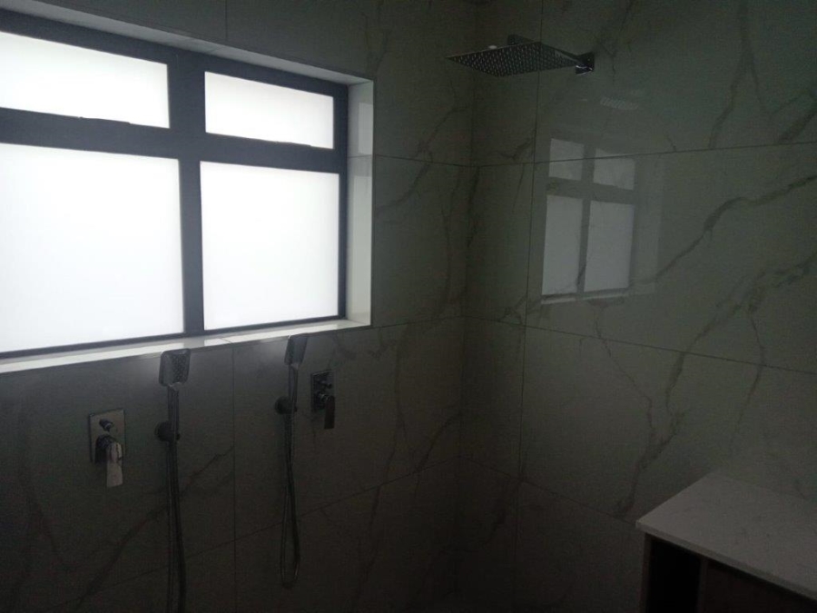 4 Bedroom Property for Sale in Wavecrest Eastern Cape